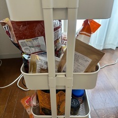 物置きワゴン　本日15時ごろまで引き取り可能な方のみの画像