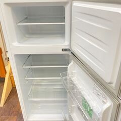 ジ356/ ハイセンス Hisense  2021年 2ドア 冷凍冷蔵庫 120L HR-B1202  耐熱約100℃トップテーブル 大容量ドアポケットの画像