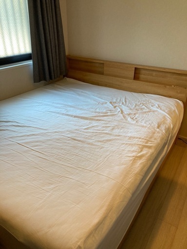 ニトリ　ベッドフレーム　クイーンサイズ