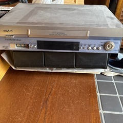 VHSビデオカセットレコーダーの画像