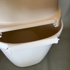 Richell 猫トイレ蓋付きの画像