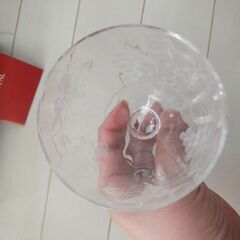 新品未使用箱入り自宅保管Belle Crystal ワイングラス 2個セット　RC330です。 エッチングデザインの美しいクリスタルグラス、イタリア製の画像