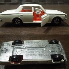 トミカ クラウン2台セット NO.3（4) スーパーデラックス ホワイト No.4.27.32.110 タクシー tomica 札幌市 新道東店の画像