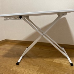 昇降テーブルの画像