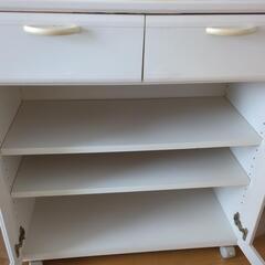 食器棚　小さめ　キャスター付き　無料の画像