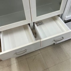 食器棚の画像