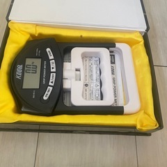 デジタル握力計　　替えの新品電池付き‼️の画像