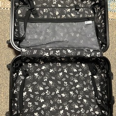 ディズニー　ミッキ　スーツケース　　の画像