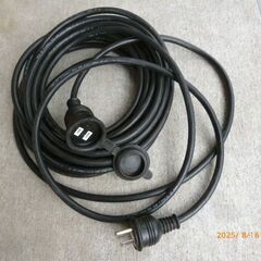 作業用延長コード１０ｍ防雨アース付きキャップ付き１５００ｗの画像