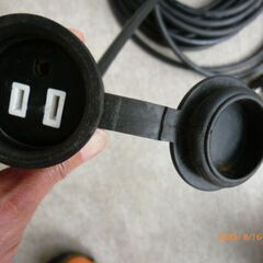 作業用延長コード１０ｍ防雨アース付きキャップ付き１５００ｗの画像