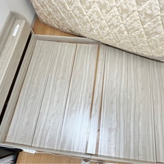 ダブルベッドフレーム　モダンデコ　の画像