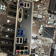 ASRock Z77 Extreme3  マザーボードの画像