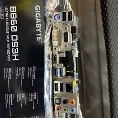 ASRock Z77 Extreme3  マザーボードの画像