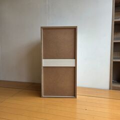 未使用訳あり コレクションラック グッズ収納 キャビネット ブックシェルフ ディスプレイ ホワイトウォッシュ 木製 棚 収納家具 収納の画像