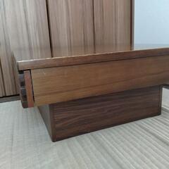 引き出しつきテーブルの画像