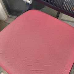 【難あり】オカムラ okamura グラータ Grata 8142BA ミーティングチェア レッド 肘掛け有 の画像