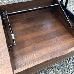 丈夫なセンターテーブルを差し上げます！の画像