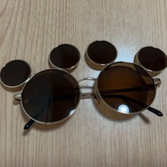 ディズニーランドカチューシャとサングラスセットの画像