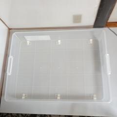 超美品！キャスター付きベッド下収納の画像