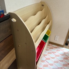 絵本おもちゃラックの画像