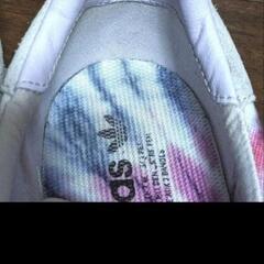 adidas　スニーカーの画像