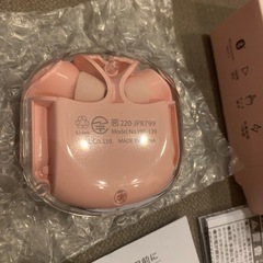 新品　ピンクスケルトンカラー　完全ワイヤレスイヤホンの画像