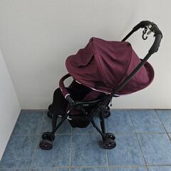 Combi 折り畳み式ベビーカーの画像