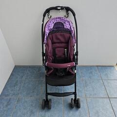 Combi 折り畳み式ベビーカーの画像