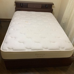 A664♠️キングスダウンマットレスとマホガニーベッドボード ダブルサイズ