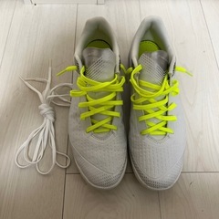 ティゴラ　サッカー　トレーニングシューズ　28.5cmの画像