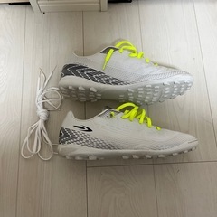 ティゴラ　サッカー　トレーニングシューズ　28.5cmの画像