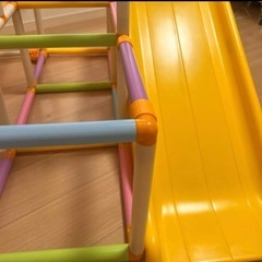 ベビー用色々ついた、ジャングルジムの画像