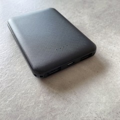 【新品、未使用】 モバイルバッテリー 5,000mAhの画像