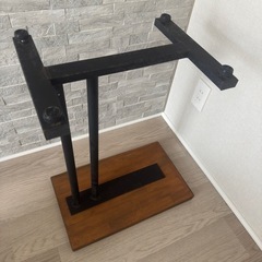 【中古】サイドテーブル　脚にサビあり／使用感あり（不備なし）の画像