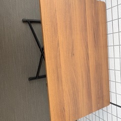 折りたたみ可能　机の画像
