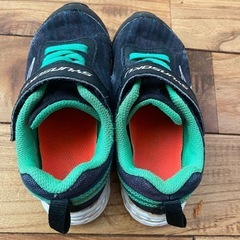 子供用シューズの画像