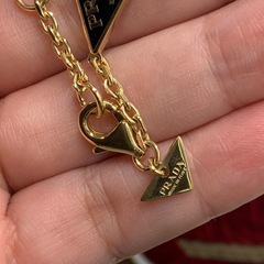 プラダ　PRADA エナメル　メタル　ネックレスの画像