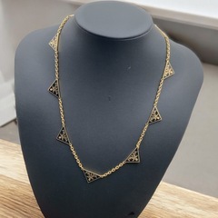 プラダ　PRADA エナメル　メタル　ネックレスの画像