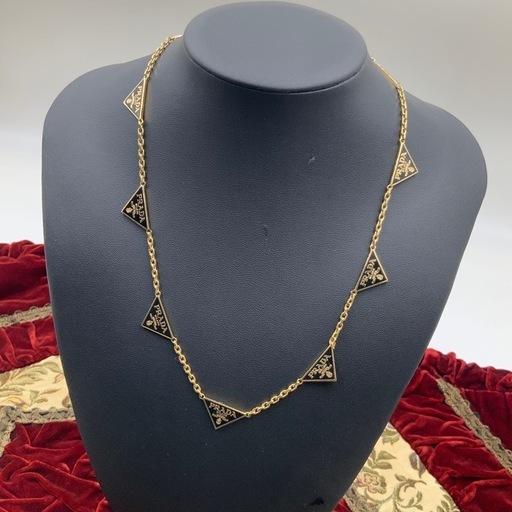 プラダ　PRADA エナメル　メタル　ネックレス