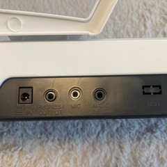 TORTE TSDK-61 電子キーボード（61鍵・入門用/初心者向け・ACアダプター＆マイク付・動作良好）
の画像