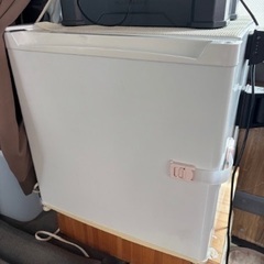 1ドア　冷蔵庫　引き取りであげます！　1人暮らし用の画像