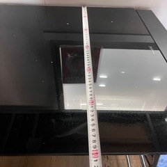 ガラス机分解中の画像