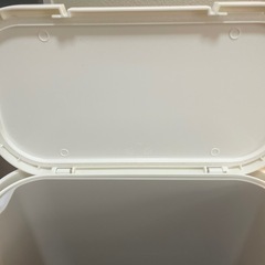 ゴミ箱の画像