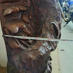 木彫りの置物の画像