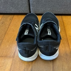 キッズスニーカー　23
の画像