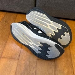 キッズスニーカー　23
の画像
