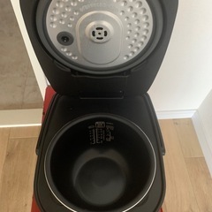 アイリスオーヤマ　5.5合炊飯器の画像