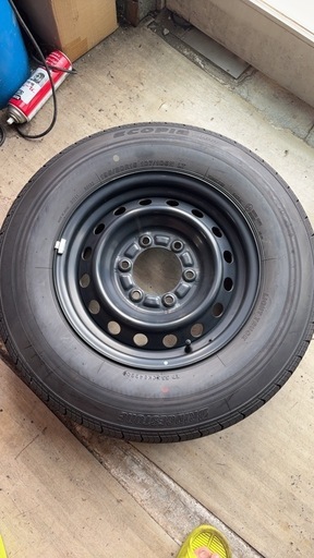 ハイエース　純正タイヤホイールセット