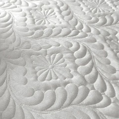 ほぼ未使用❗️ラグ　白　カーペット　お洒落　の画像