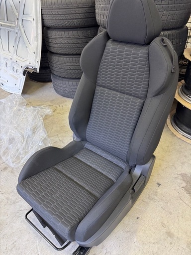 GR86 助手席　引き取り限定　新車外し